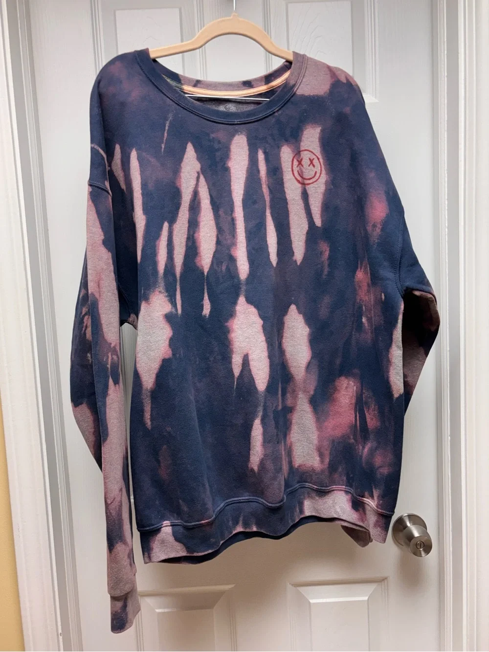 Fruit of the Loom Men’s XL Navy Pink Bleach Dye Graphic Sweatshirt